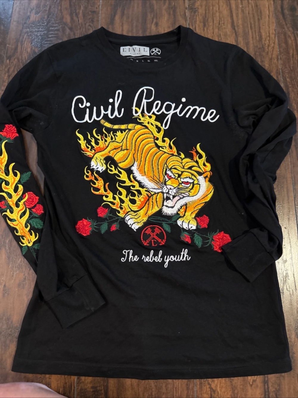 Civil regime woman’s Black Long-Sleeve Tiger Graphic Tee Rare embroidered